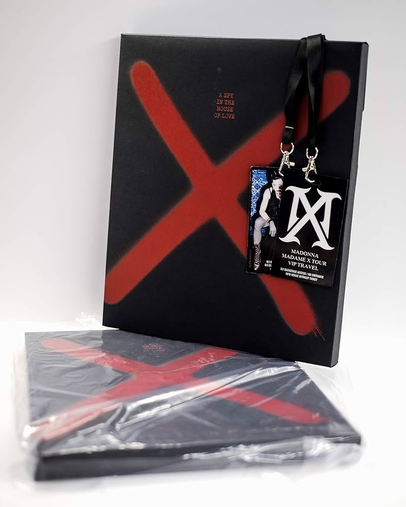 【希少レア】豪華本Madonna Madame X Tour VIP Book 希少レア】豪華本Madonna Madame X Tour VIP Book - メルカリ
